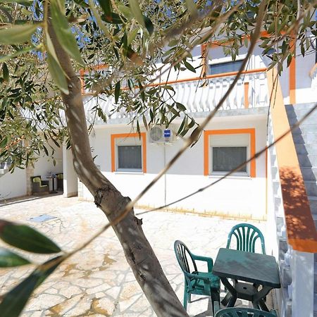 Apartments Marino Vir Luaran gambar