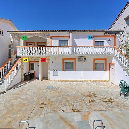 Apartments Marino Vir Luaran gambar