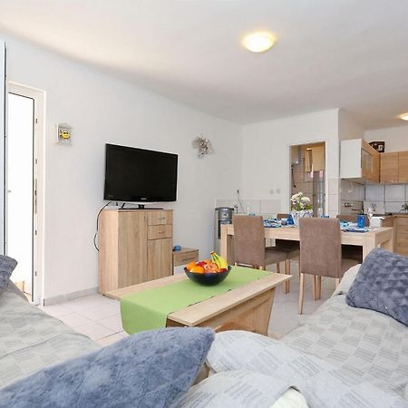 Apartments Marino Vir Luaran gambar
