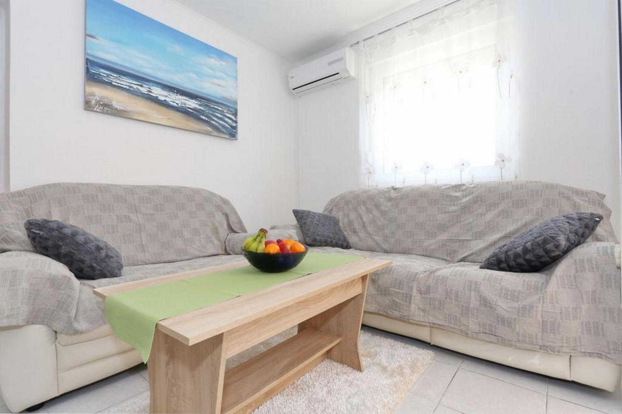 Apartments Marino Vir Luaran gambar
