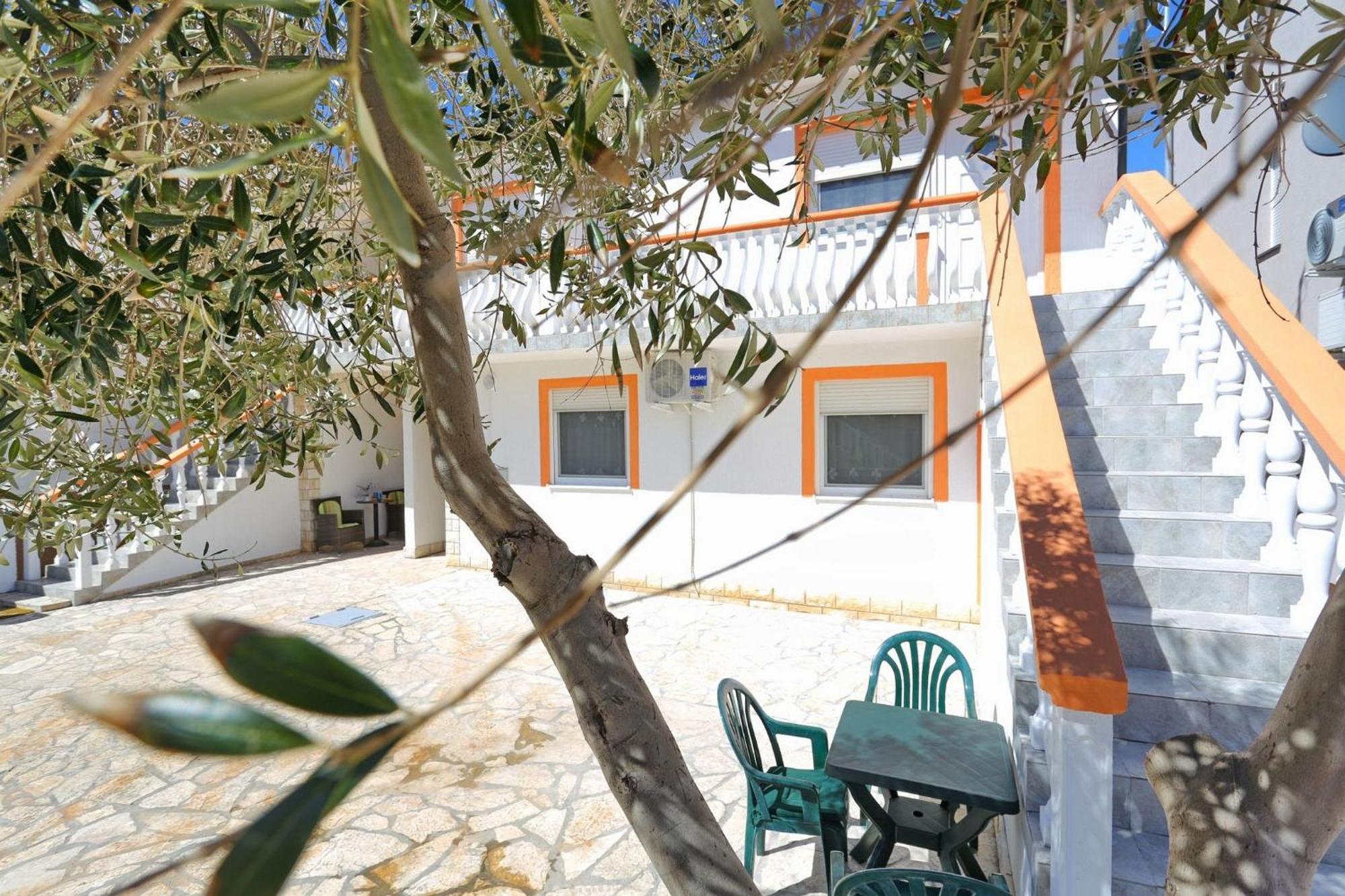 Apartments Marino Vir Luaran gambar