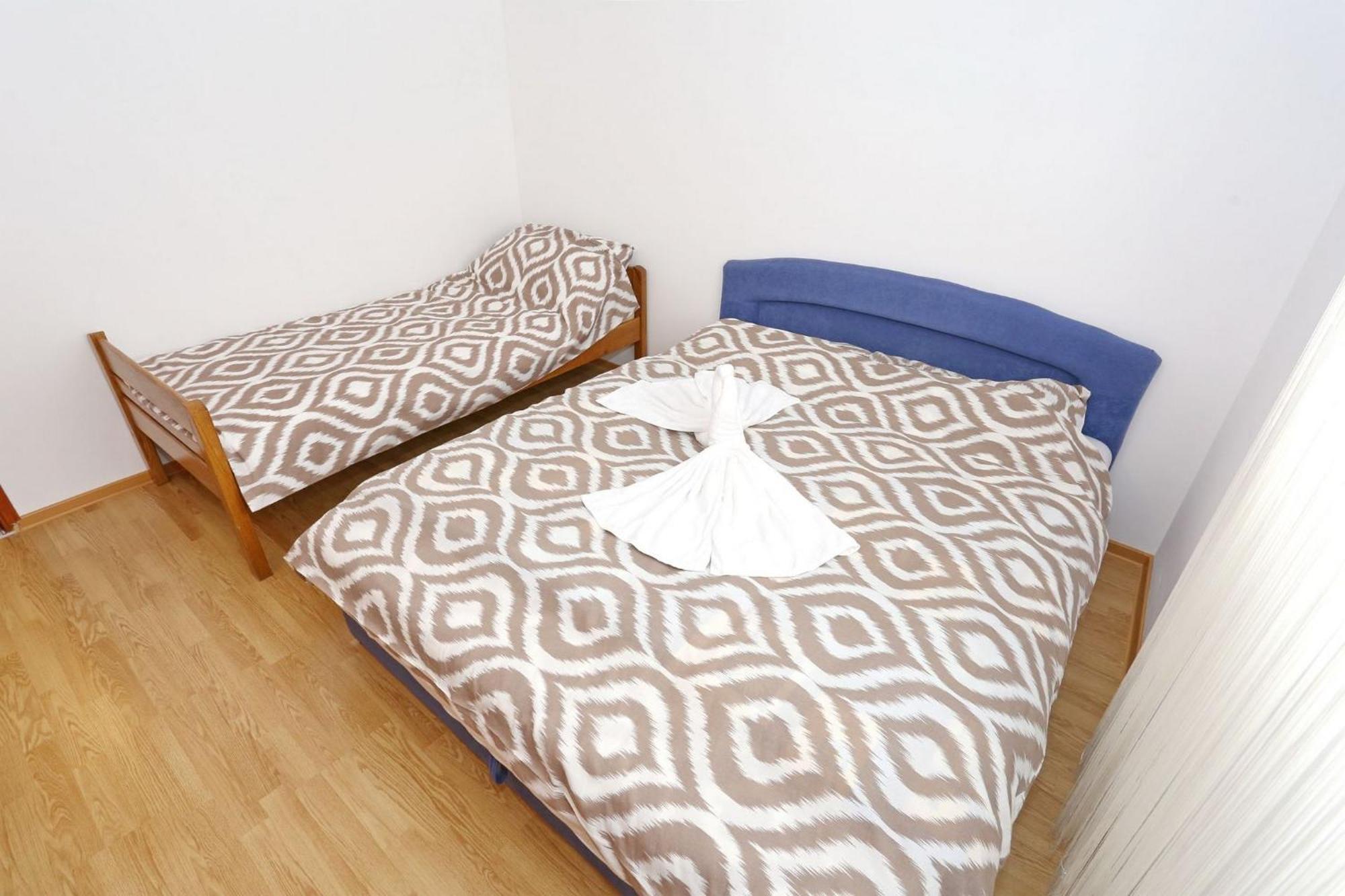 Apartments Marino Vir Luaran gambar