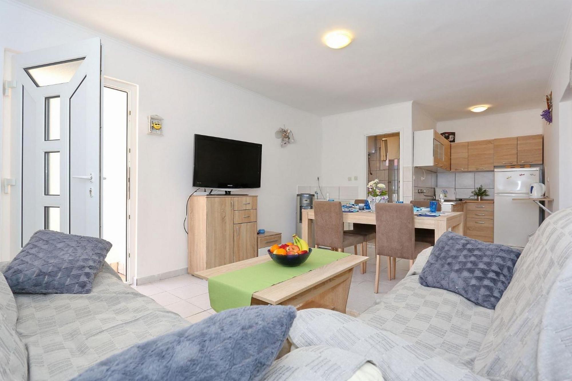Apartments Marino Vir Luaran gambar
