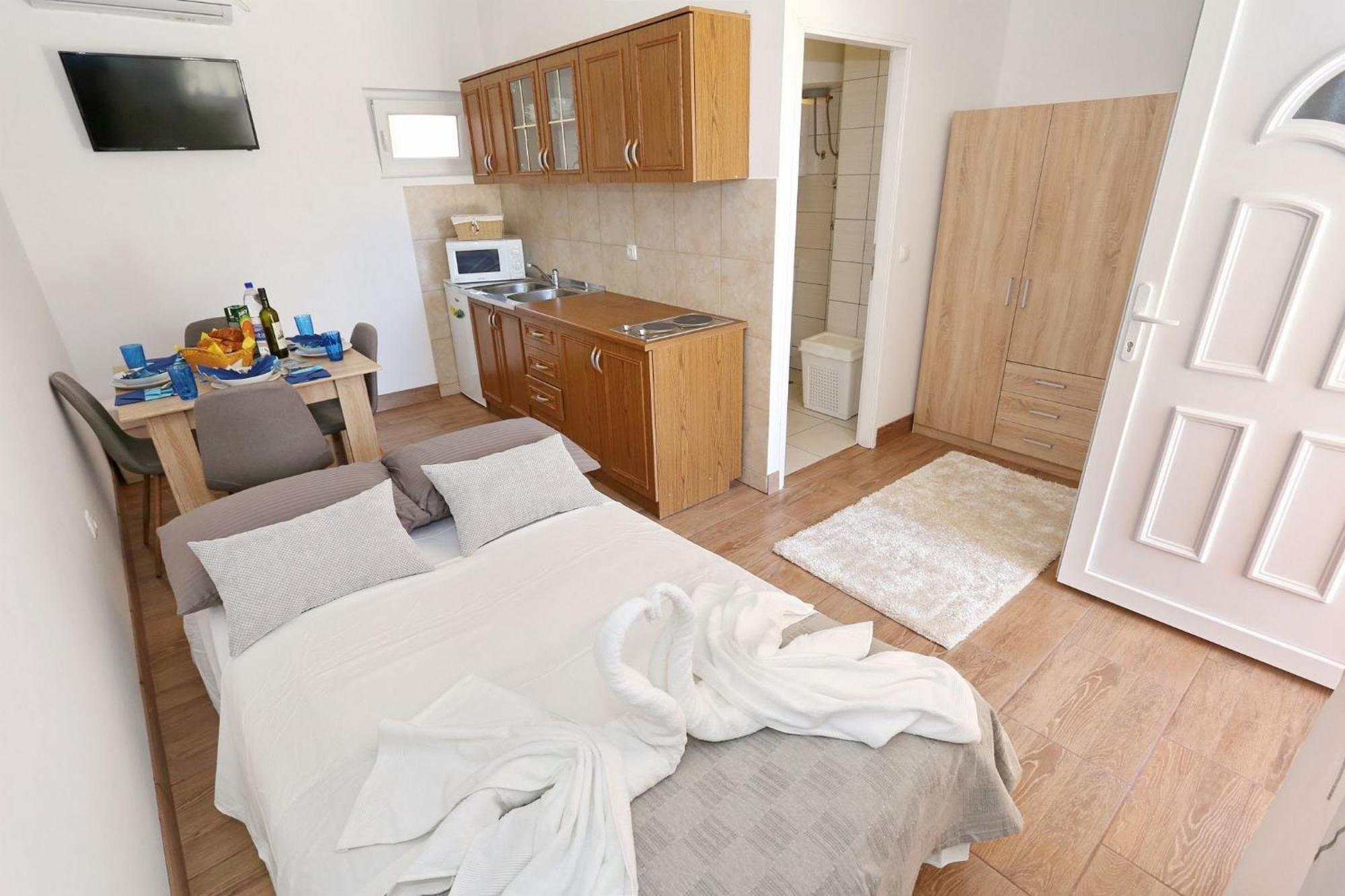 Apartments Marino Vir Luaran gambar