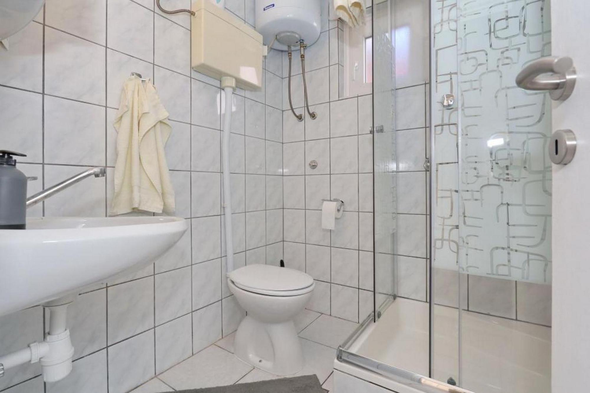 Apartments Marino Vir Luaran gambar