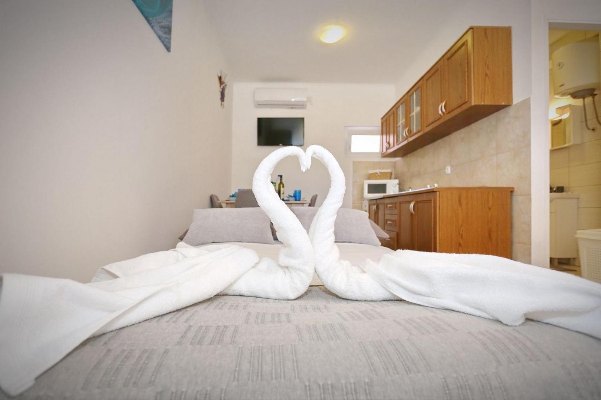 Apartments Marino Vir Luaran gambar